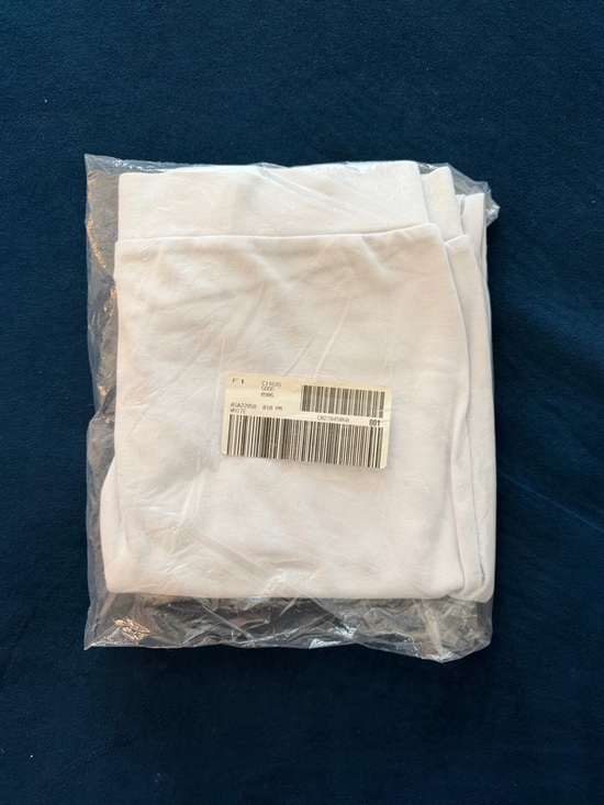 Appleseed's White High-Waist Straight Leg Pants. - Picture 6 of 6